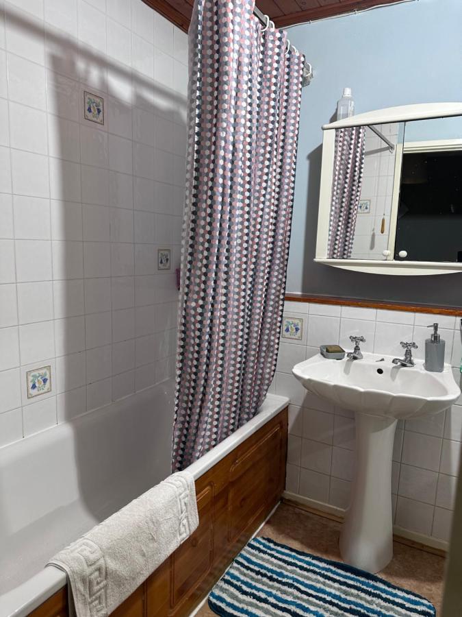 Апартаменты 77 Blenheim Road Northolt  Экстерьер фото